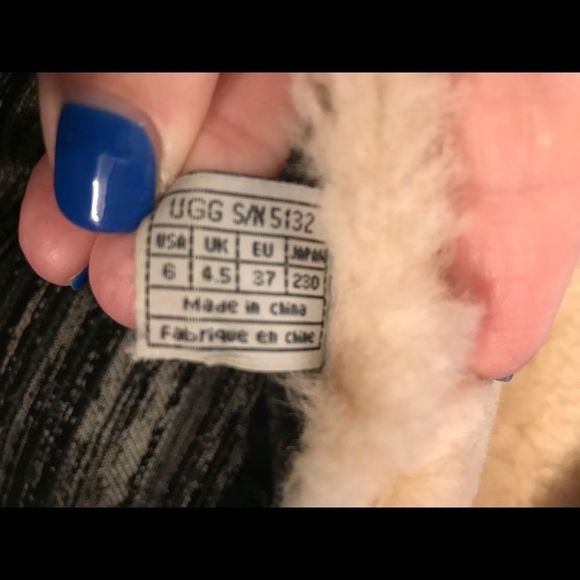 Black UGG boots - Picture 7 of 16